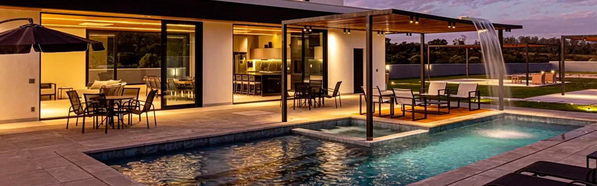 Móveis para Grandes Áreas de Lazer e Resorts | Fibrillare