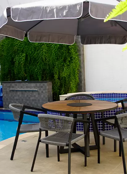 Móveis para Área Gourmet e Varandas: Mesa Redonda Com Cadeiras Em Corda Náutica| Fibrillare